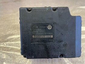 ŘÍDICÍ JEDNOTKA ABS 7M3614111B / 7M3907379C - 3