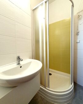 Pronájem bytu 1+kk , 32m² Vysočanské náměstí - 3