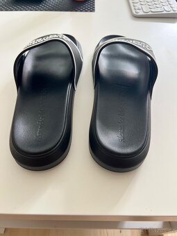McQUEEN panské pantofle - 3