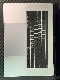 Prodám MacBook Pro 2019, 15,4” s procesorem Intel Core i9 - 3