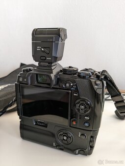 Olympus OM-D E-M1 Mark II + M.ZUIKO 25mm f/1,8+příslušenství - 3