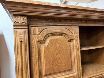 Zdobená dubová rustikální stěna 330cm - 3