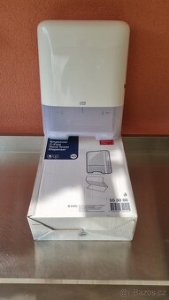 Nový dávkovač TORK H3 - 3