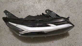 pravé světlo na Dacia Jogger - 3