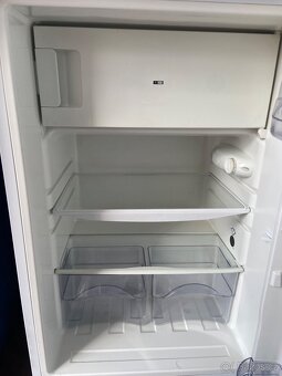 Lednice Whirlpool menší 50 litrů objem - 3