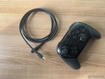 Nintendo Switch Pro Controller - 3
