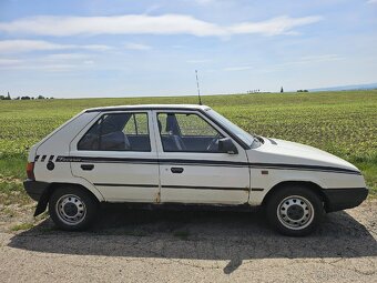 Pojízdný Škoda Favorit s technickou - 3