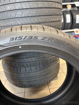 Letní pneu Pirelli P Zero 22" - 3