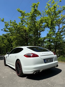 Porsche Panamera 4 - 3