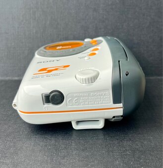 Sony Walkman WM-FS555 – s rádiem a voděodolným tělem - 3
