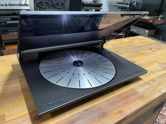 Bang Olufsen - tangenciální gramo Beogram 3000 - 3