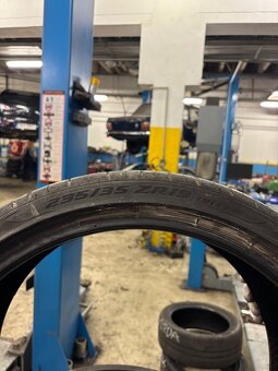 Pneu 235/35 R19 - 2 kusy - 3