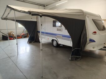 PRODÁNO Hobby de luxe 440, 4 osoby, el.pojezd, pevná postel - 3