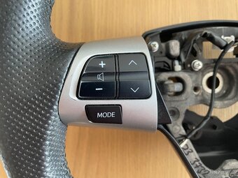 Toyota Auris 2010 - multifunkční volant - 3
