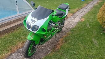 Kawasaki zx7r - 3