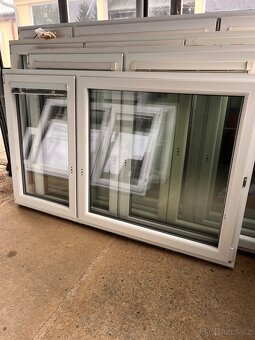 PLASTOVÉ DVOUKŘÍDLÉ OKNA 198x120 BÍLÁ/OŘECH-PLZEŇ - 3