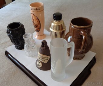 Poháry, šejkr, džbánky a zvonek - 3