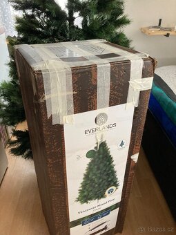 Vánoční stromeček - výška 2,4m /průměr 152cm - 3