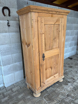 Špajska jednodveřová (selský nábytek). - 3