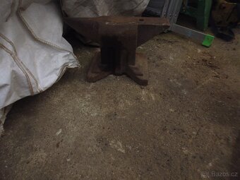 vybavení kovárny - 3