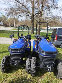 Malotraktor Farmtrac FT - 35 4 WD - 3
