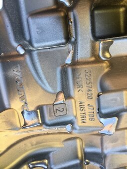 Kryt motoru Volvo XC40 1.5 T3 - 3