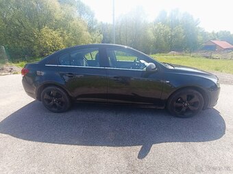 Prodám auto Chevrolet Cruze 1.8 benzin 2011 - 3