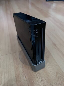 Prodám Nintendo Wii (čipnuté) + hry a příslušenství - 3