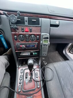 Mercedes E210 - 3