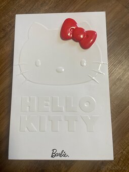 Barbie x Hello Kitty Limitovaná edice Panenka - 3