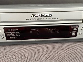 S-VHS-ET videorekordér Panasonic NV-HS820 - 3