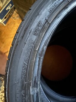 Bridgestone potenza 235/40 R19 - 3