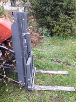 paletizačni vidle a traktor - 3