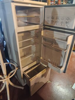 Lednice se dvěma mrazáky Philco - 3