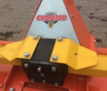 Trávníkový zakladač za traktor - 3