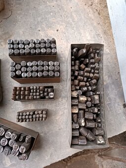 Razidla písmen a číslic made in Czechoslovakia - 3