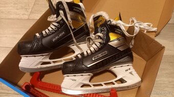 Dětské brusle Bauer Supreme S37, vel 6 D - 3
