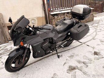 Kawasaki Gpz 900 - 3