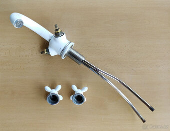 Bílá keramická umyvadlová baterie s výpustí zn. AXOR - 3