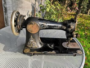 Šicí stroje - 3