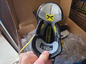 Brusle Bauer Hyperlite 2. - 3