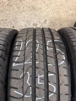 Pirelli P Zero 225/35/19 krásná sada pneu - 3