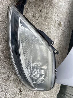 Predni svetla citroen c3 - 3