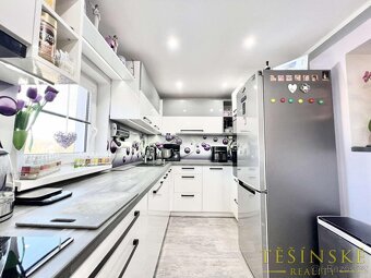 Prodej dvougeneračního rodinného domu se dvěma samostatnými - 3