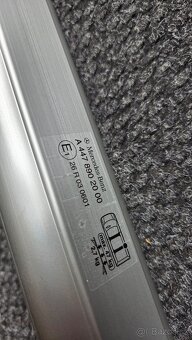 Mercedes-Benz V447 originální příčníky, příčné nosiče - 3