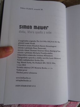 Kniha Dívka, která spadla z nebe - Simon Mawer - 3