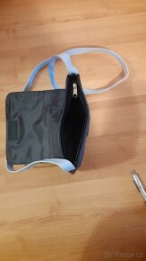 Pěkná nová lehká tmavě modrá kabelka - 3