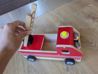 Dřevěné hasičské auto - 3