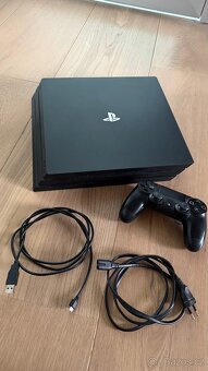 Playstation 4 PRO 1 TB - 3
