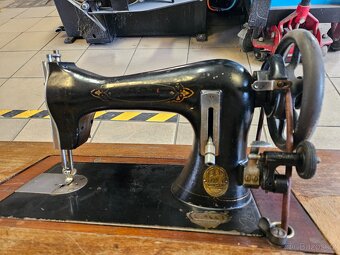 Šicí stroj LADA - 3